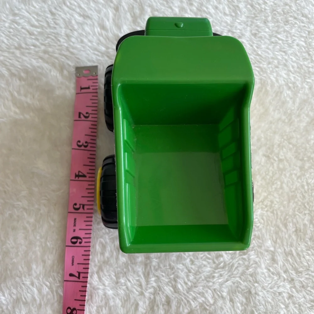 John Deere 4” X 6” Dump Truck